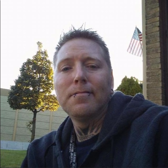 Meet your Posher, Erik - Picture 3 of 3